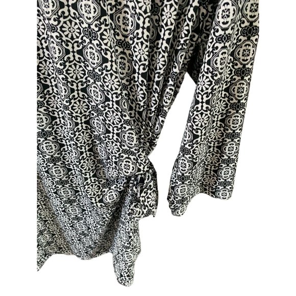 Chicos Womens Size 3 XL New Tunic Top Shirt Tie Wrap Side Black WHite Print 3/4 - Picture 2 of 3